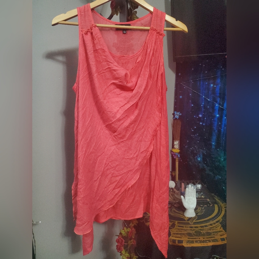 Gorgeous pink Papillion flowy tunic top size Small